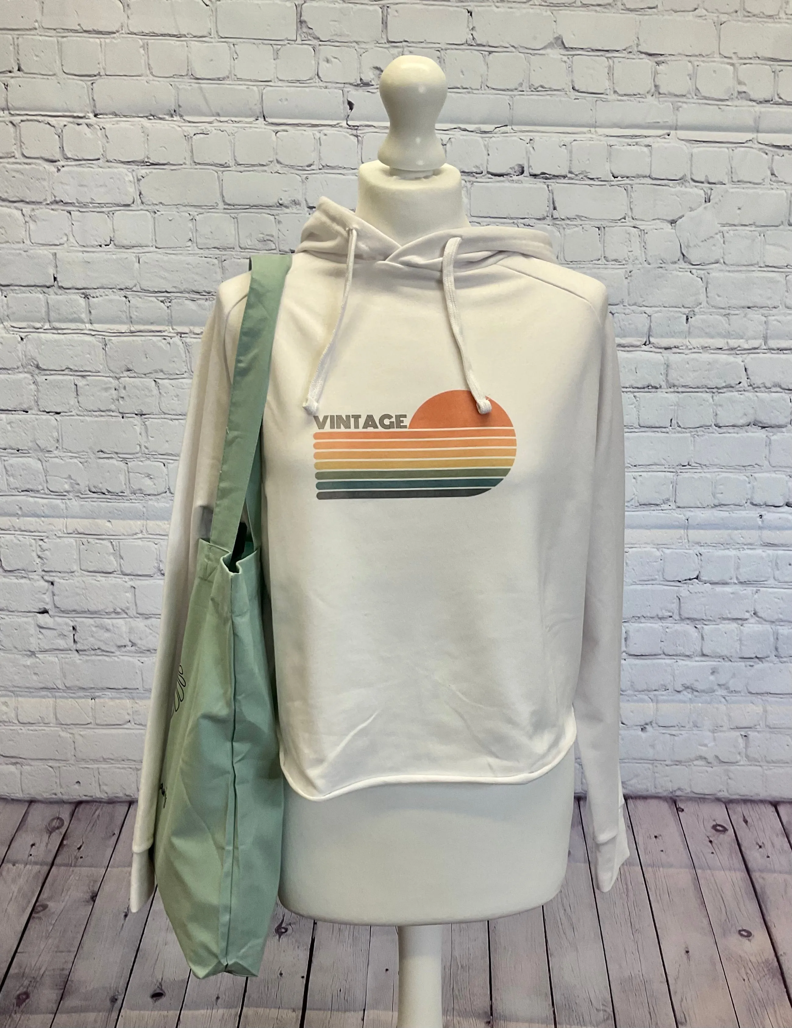 'Vintage' retro print cropped cross back hoodie