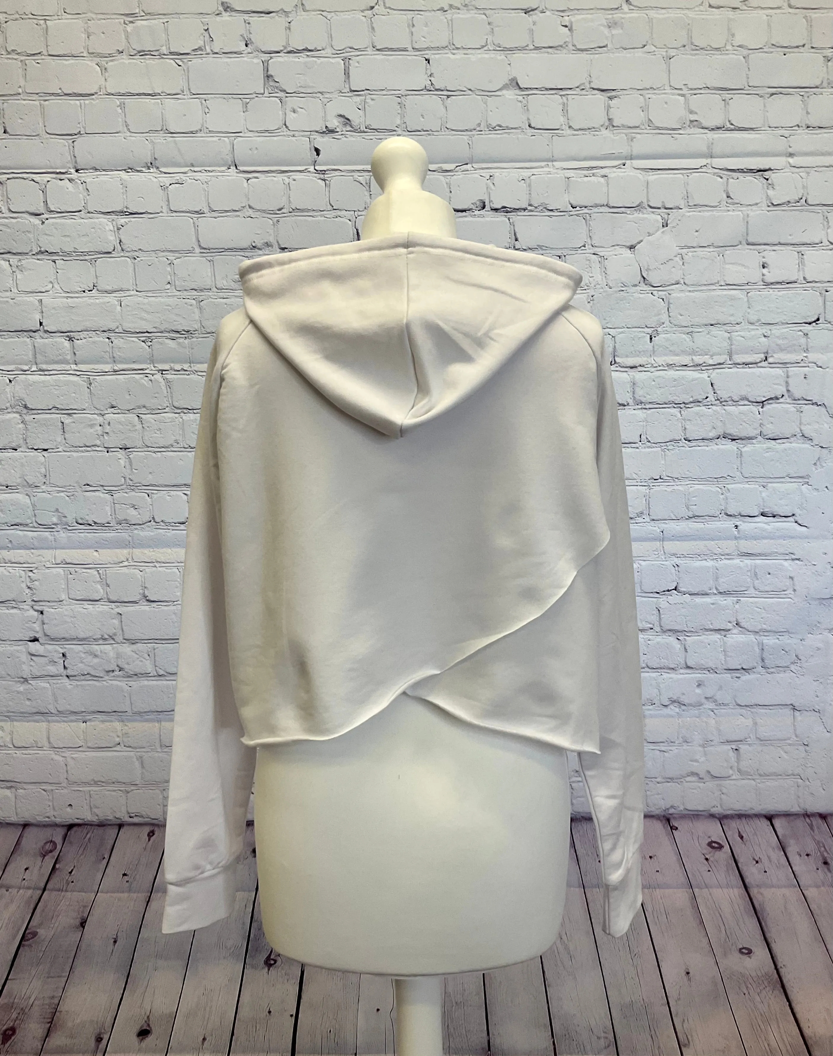 'Vintage' retro print cropped cross back hoodie